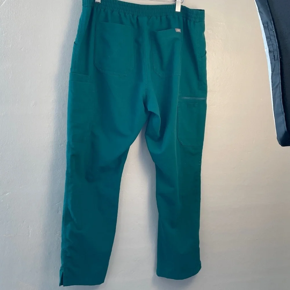 Figs Men's Green Cargo Pants